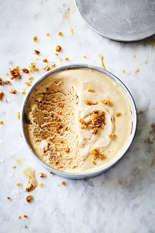 Salted Caramel Ice Cream. Cooking with Salt. Recipe, styling, food styling & photography by Manja Wachsmuth