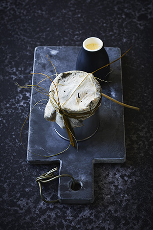 Hangi Steamed Pudding, Roasted Corn Anglaise, Horopito Spiced Apples. Hiakai Winter Menu by Monique Fiso. Recipe and food styling by Monique Fiso. Styling and photography by Manja Wachsmuth.